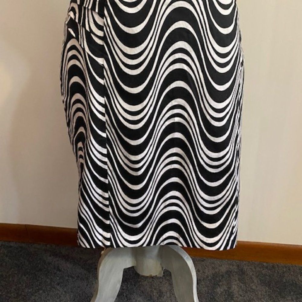 New York & Co Black/White wave pencil skirt, size 14